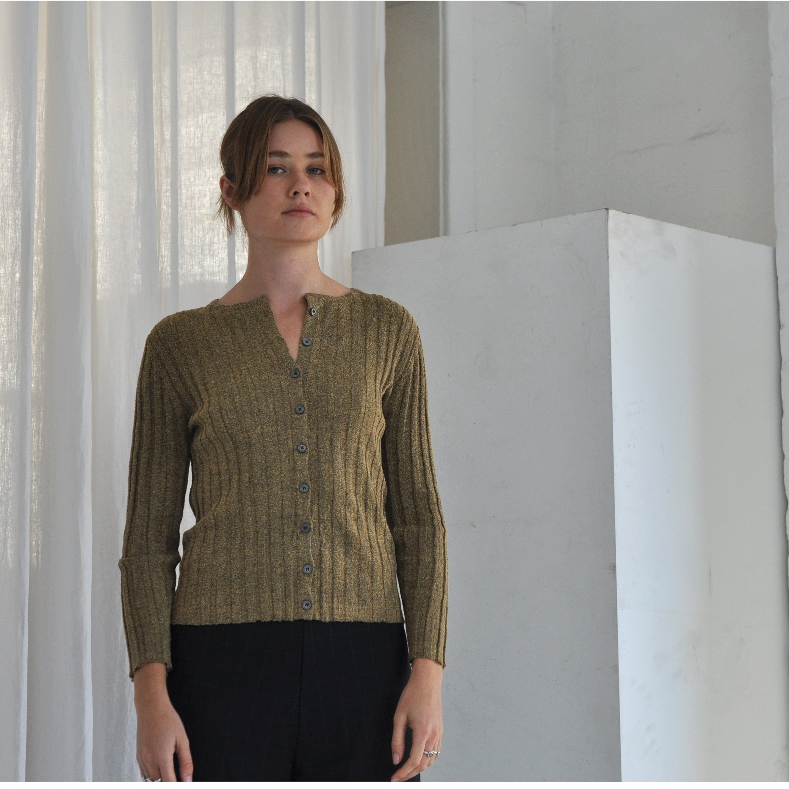 Ivy boucle Cardigan in gold