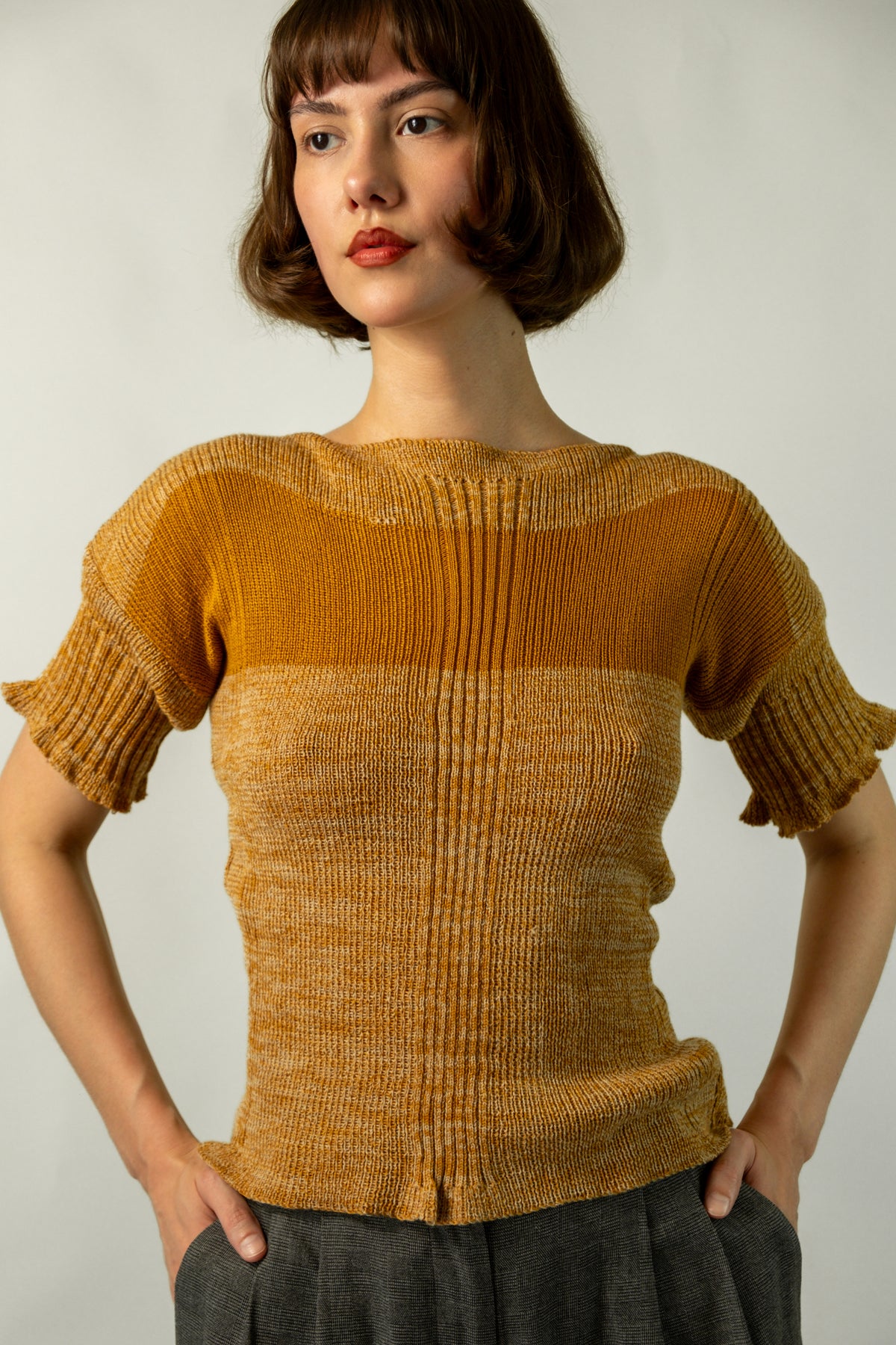 Clay knit top in gold (Pre-order)