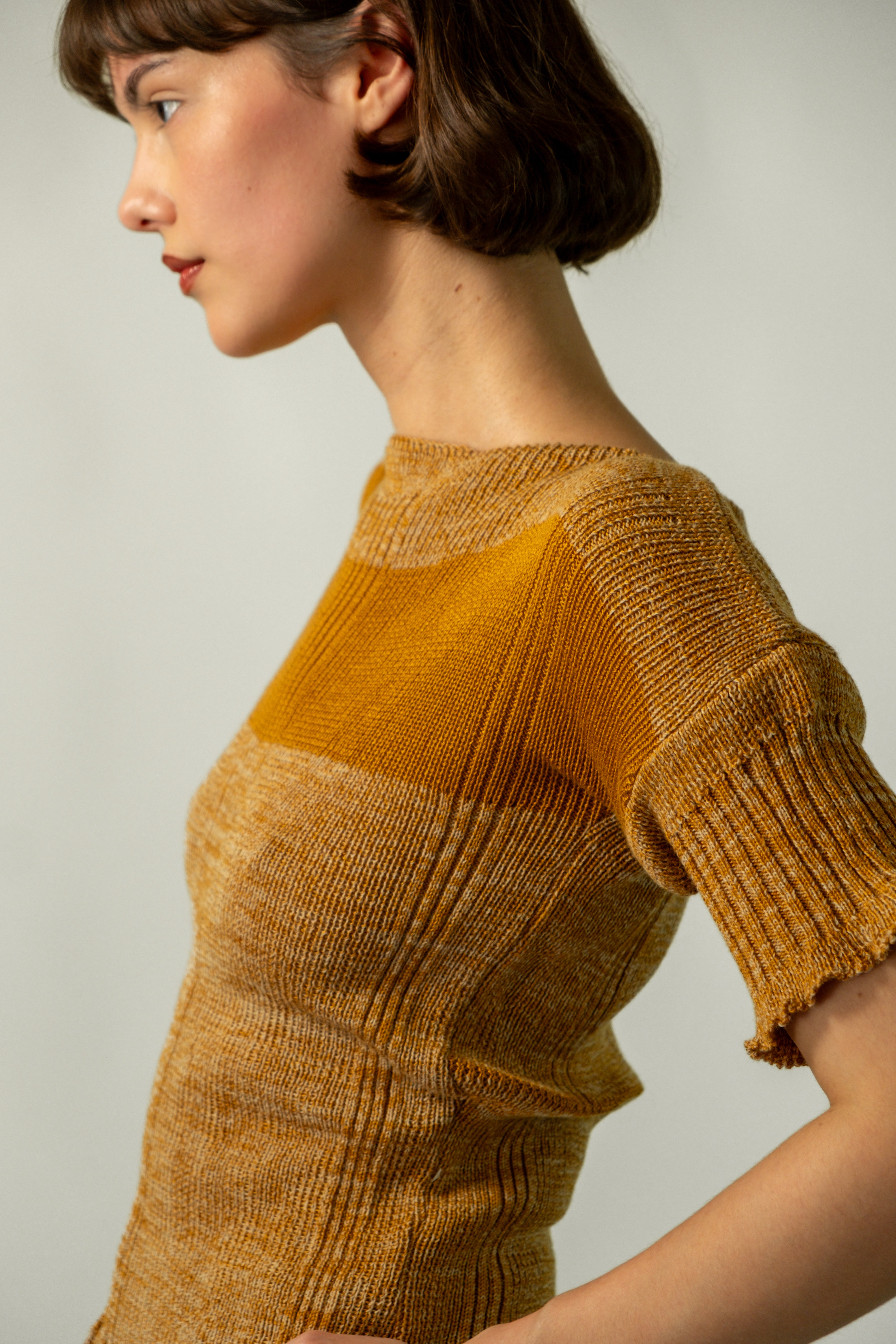 Clay knit top in gold