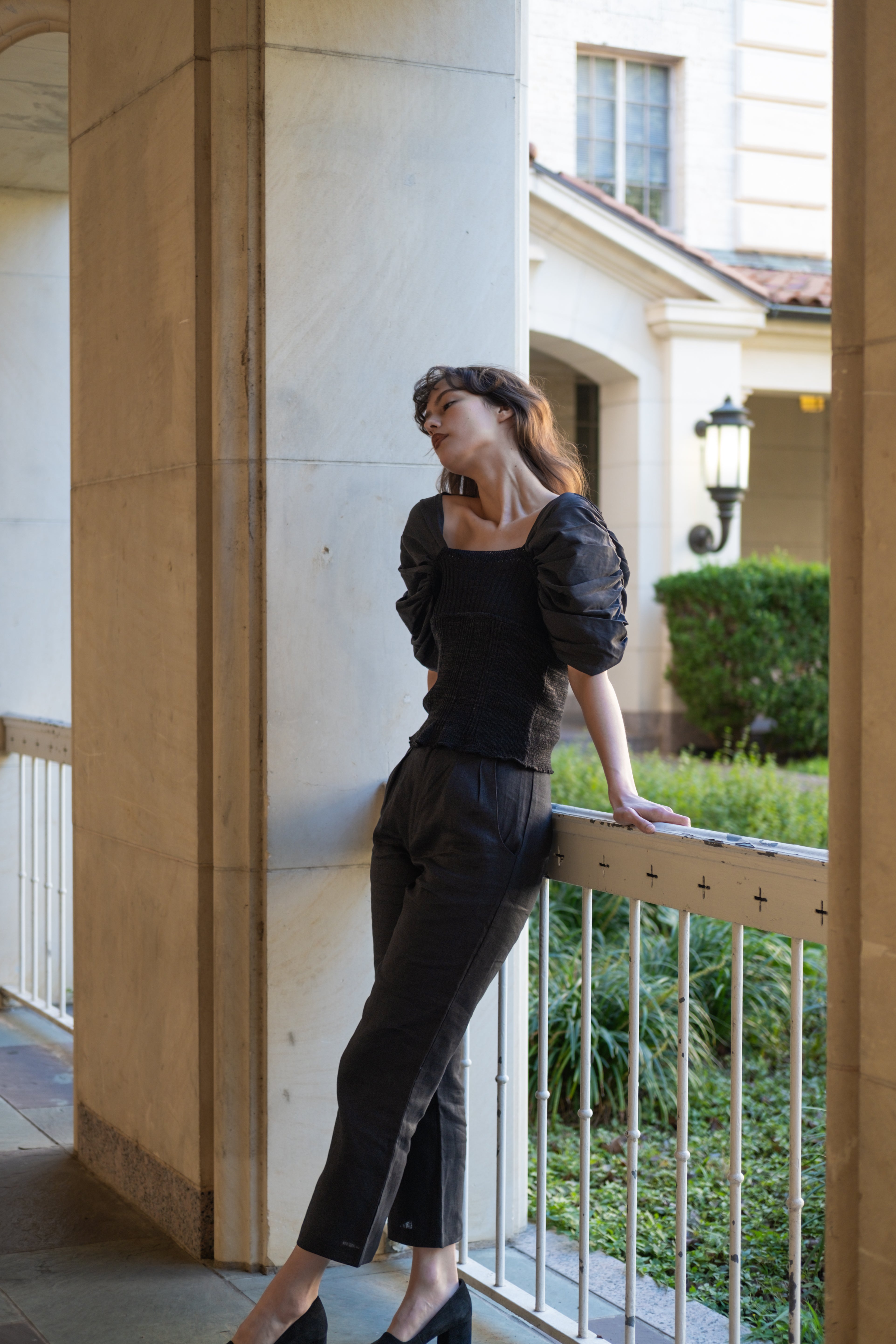 Sal Tailored pant in black linen