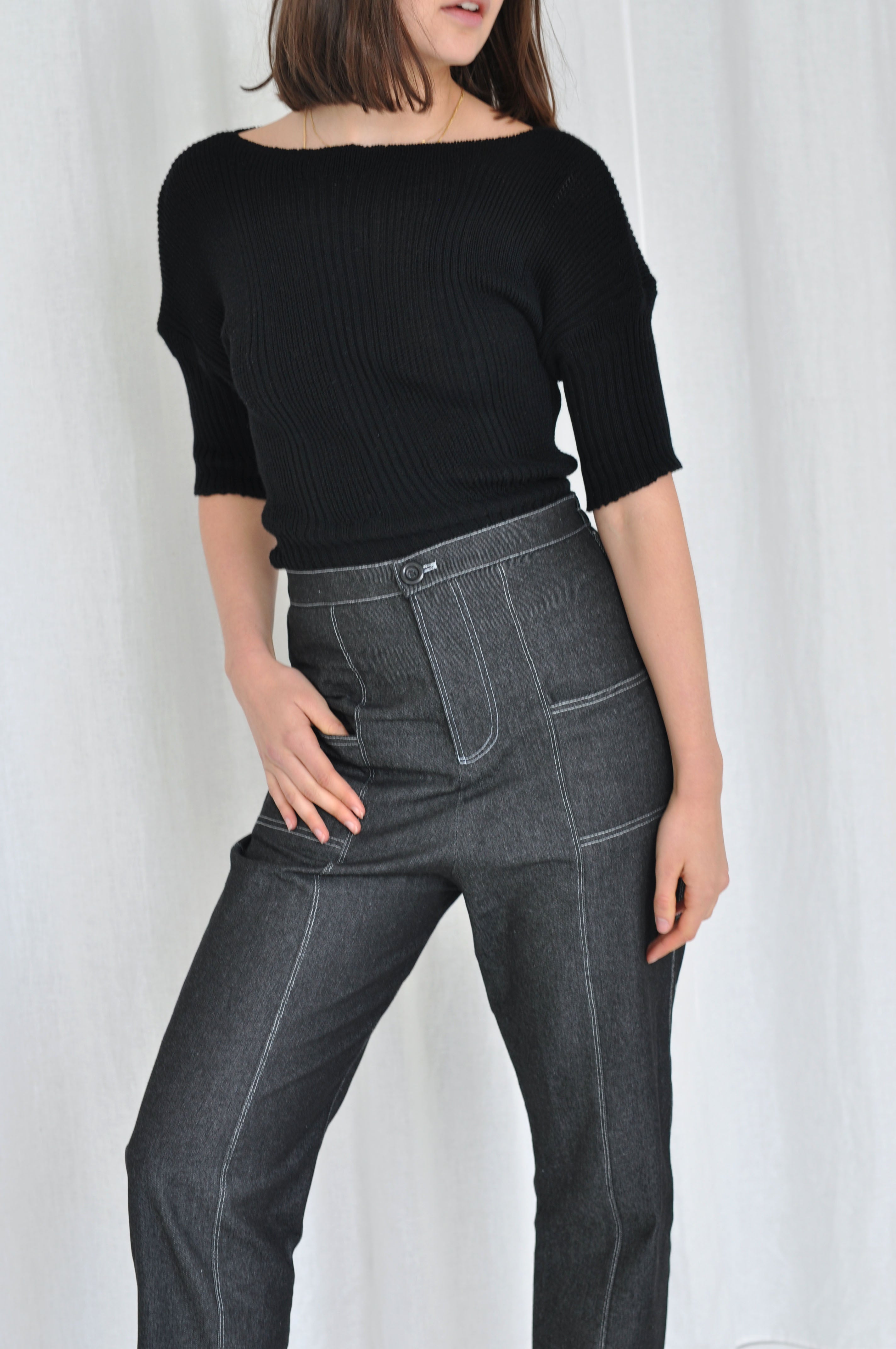 Clay knit top in black